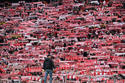 Beim Spiel in Stuttgart wird ein Teil der Kölner Fans fehlen. (Archivbild) Foto: Federico Gambarini/dpa