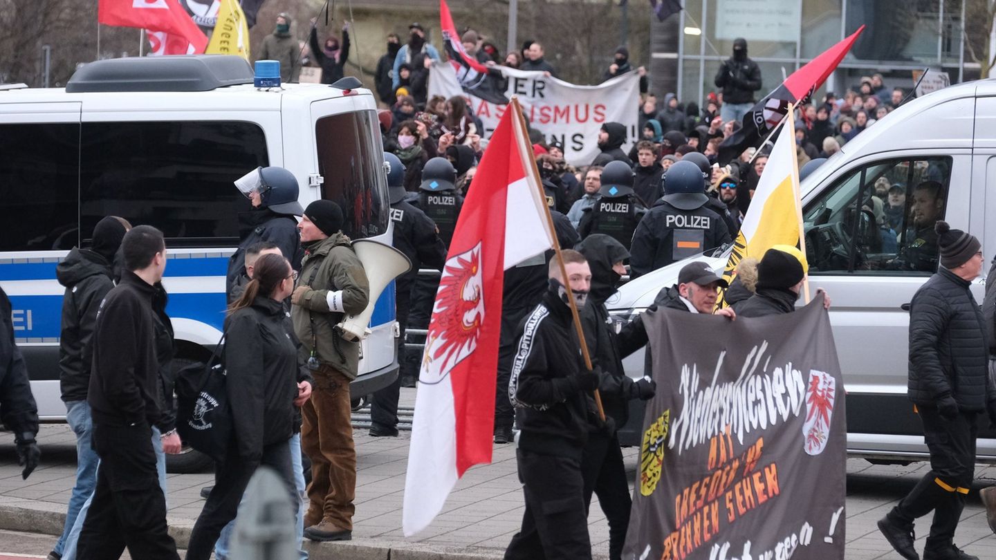 Jahrestag der Bombardierung: Neonazi-Aufmarsch zieht unter Gegenprotest durch Dresden