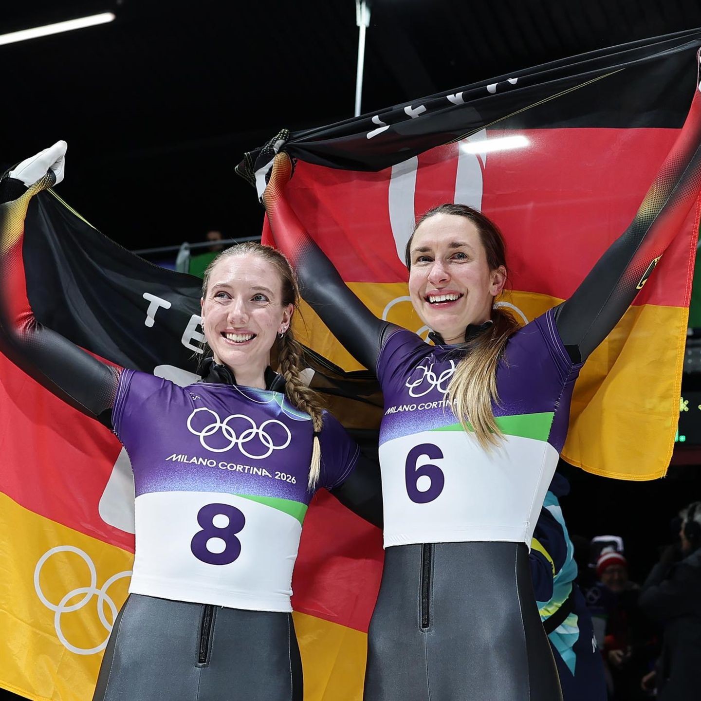 Skeleton-Pilotin Susanne Kreher (l.) gewinnt Silber in Cortina, Bronze geht an Jacqueline Pfeifer