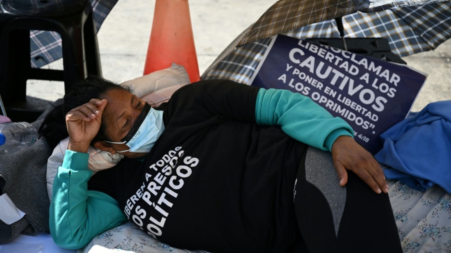 Angehörige von politischen Gefangenen in Venezuela treten in den Hungerstreik