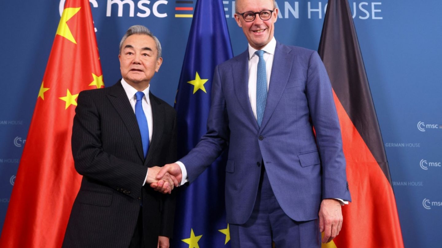 Chinas Außenminister zu Merz: Beziehungen zwischen Peking und Berlin auf "neue Ebene" heben