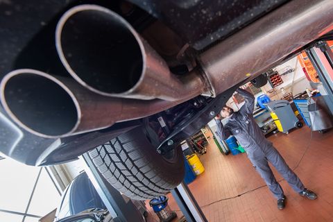 Autoreparaturen sind in den vergangenen Jahren sehr viel teurer geworden, und in der Folge auch die Kfz-Versicherung. (Symbolbil