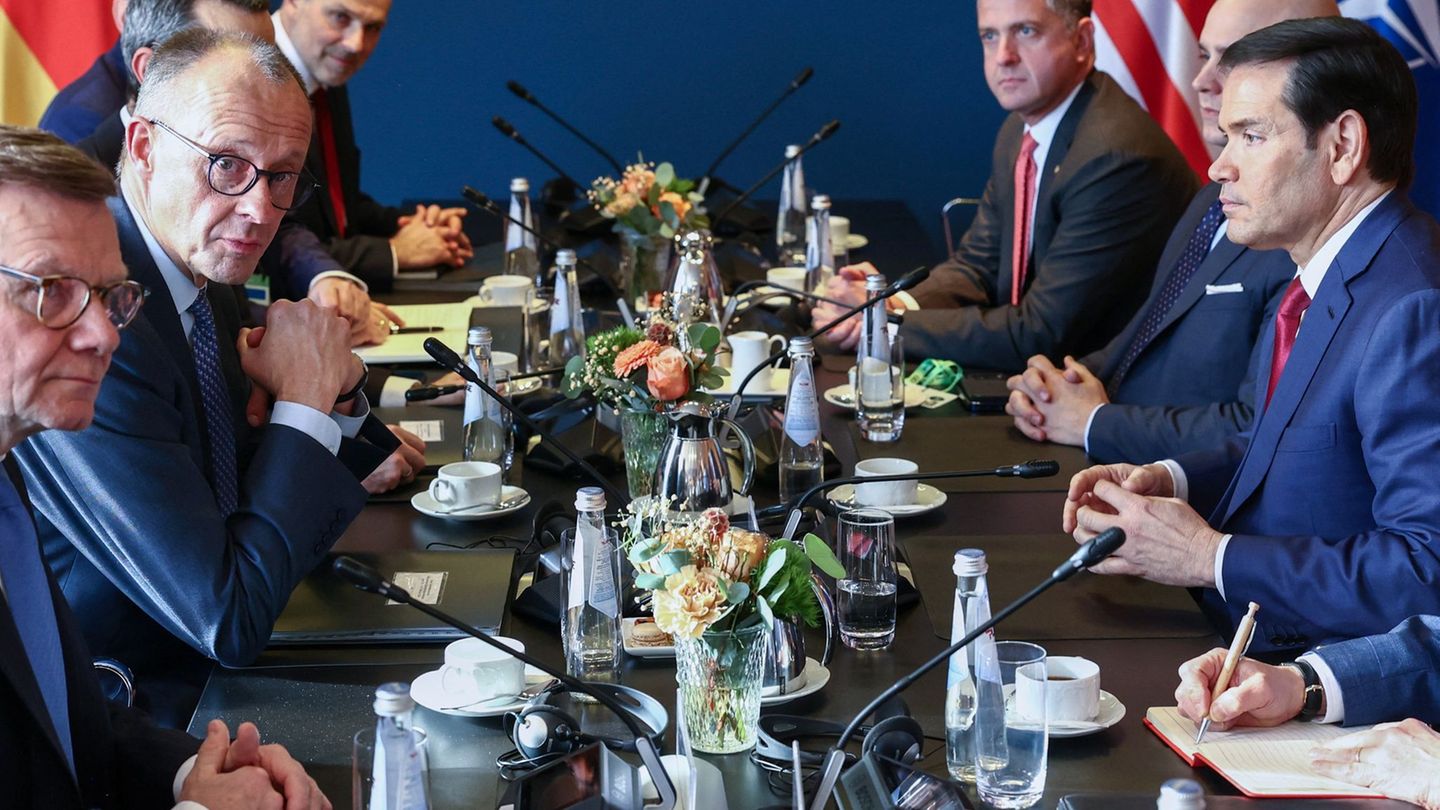 "Zwischen Europa und den Vereinigten Staaten von Amerika hat sich eine Kluft, ein tiefer Graben aufgetan", konstatierte Kanzler