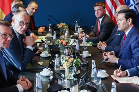 "Zwischen Europa und den Vereinigten Staaten von Amerika hat sich eine Kluft, ein tiefer Graben aufgetan", konstatierte Kanzler