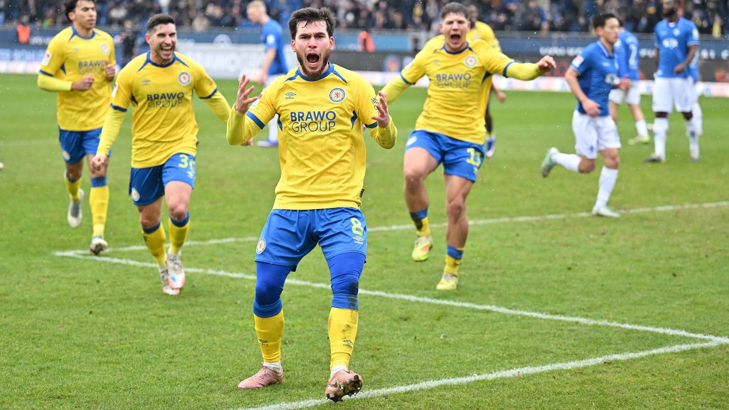 Braunschweiger Jubel nach dem Tor zum 1:0 gegen Darmstadt. Foto: Swen Pförtner/dpa