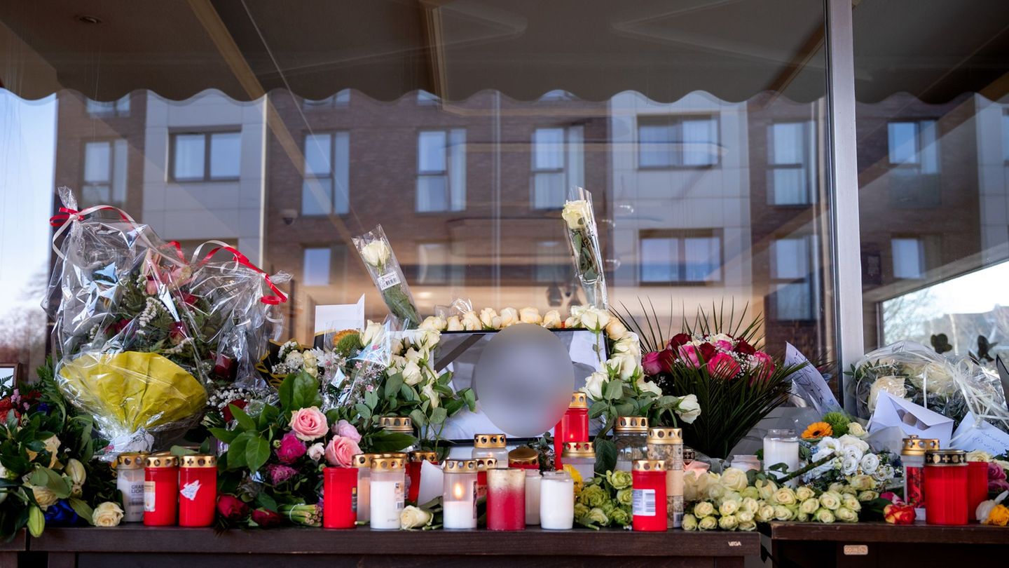 Der 41-jährige Restaurant-Inhaber war von einem Mann niedergestochen worden. Foto: Daniel Bockwoldt/dpa