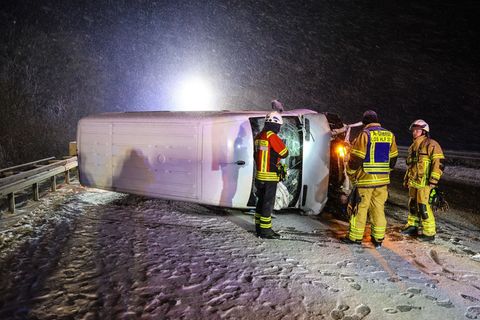 Zur Identität des Unfallopfers konnte die Polizei zunächst keine Angaben machen. Foto: Alex Talash/dpa