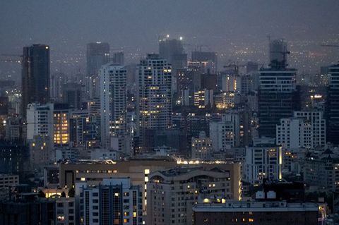 Blick auf das nächtliche Teheran (Symbolbild Iran)