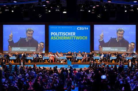 Die Dreiländerhalle in Passau ist nur eine von vielen Locations für Parteiveranstaltungen am Aschermittwoch. (Archivbild) Foto: