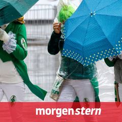 Rosenmontag: Partygängerin in Köln