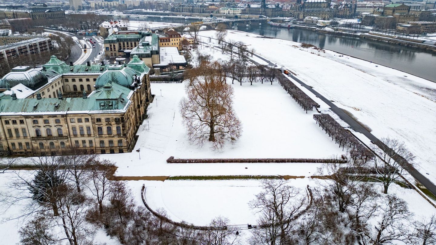 In ganz Sachsen fällt am Montag Schnee. (Symbolbild) Foto: Robert Michael/dpa