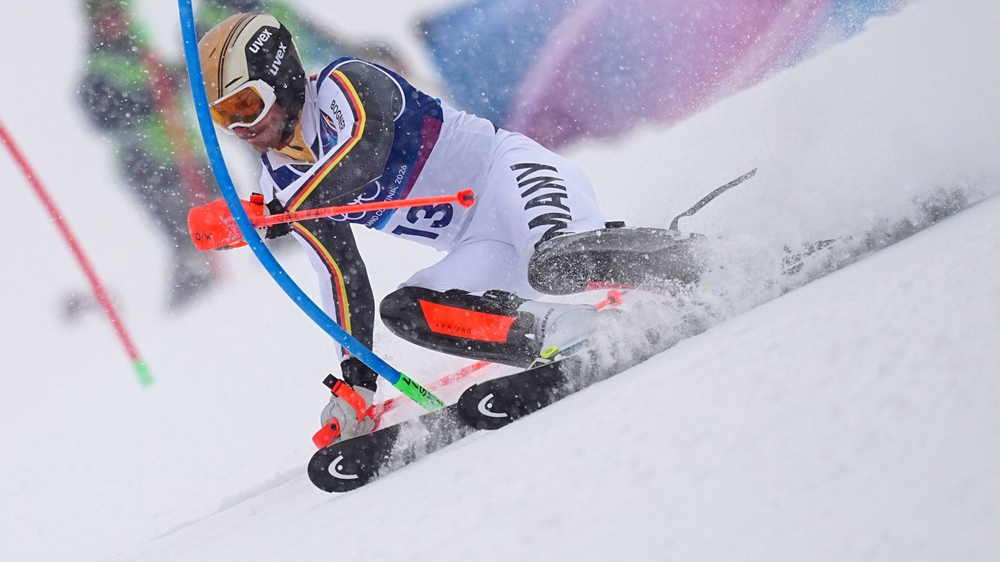 Linus Straßer hat im Olympia-Slalom nur noch geringe Medaillenchancen. Foto: Michael Kappeler/dpa