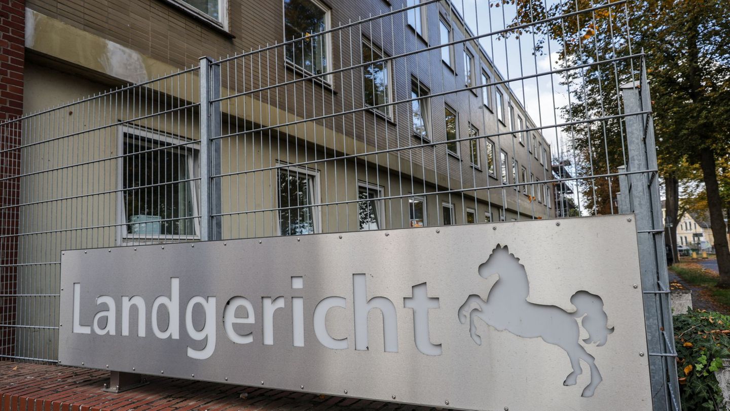 Das Gericht muss klären, ob die Angeklagte zum Tatzeitpunkt schuldunfähig gewesen ist. (Illustration) Foto: Focke Strangmann/dpa