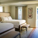 Neben den ein oder anderen klassisch eingerichteten Zimmern gibt es auch modernere Unterkünfte. 