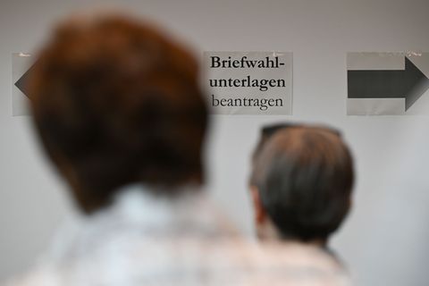Die Briefwahl ist in den vergangenen Jahren immer beliebter geworden. (Archivfoto) Foto: Arne Dedert/dpa