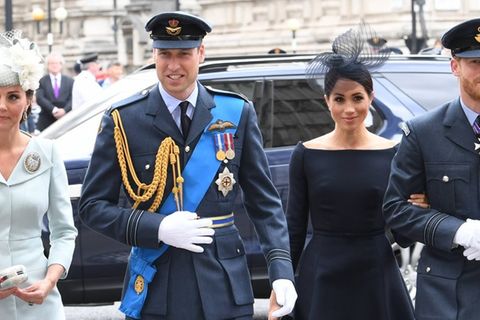 Irgendwann versuchte Prinzessin Kate (l.) nicht mehr zwischen ihrem Mann, Prinz William (l.), und seinem Bruder Harry - hier m