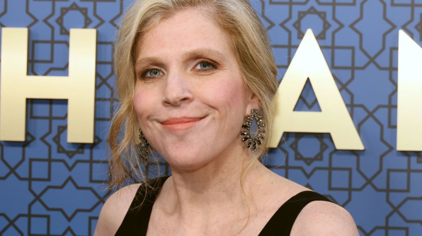 Dana Eden 2022 bei der Premiere der zweiten Staffel