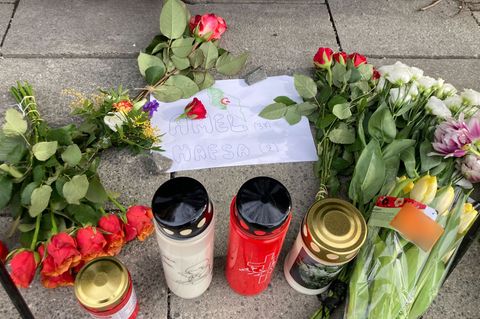 Zum Jahrestag wurde vor allem der beiden Getöteten gedacht, eine Mutter mit ihrer kleinen Tochter. (Archivfoto) Foto: Sabine Dob