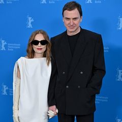 Lars Eidinger und Isabelle Huppert stellten auf der Berlinale ihren neuen Film "Die Blutgräfin" vor.