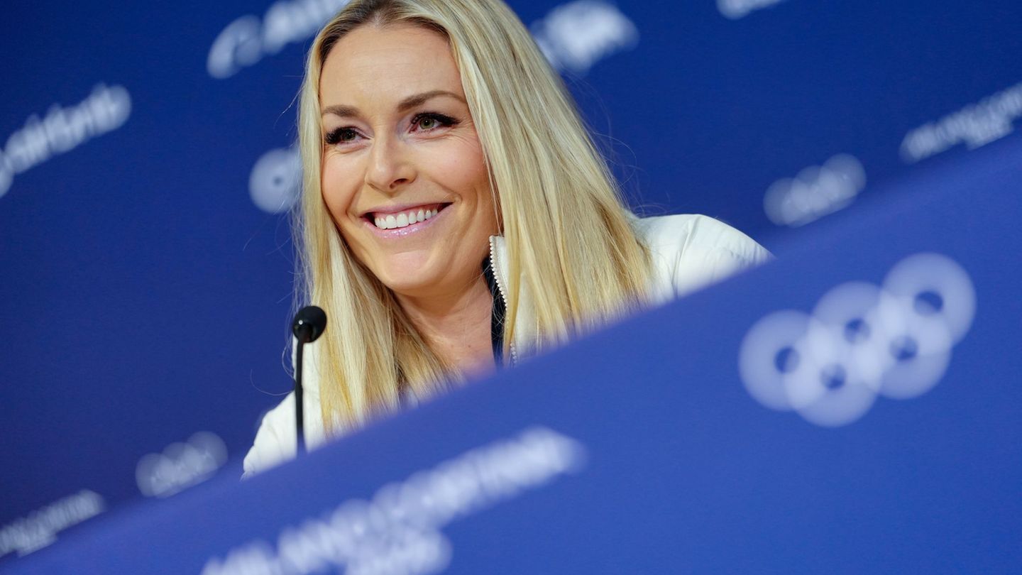 Plüschtier-Spende für Kinder: Lindsey Vonn verabschiedete sich mit einer kleinen Geste aus der Klinik. (Archivfoto) Foto: Michae