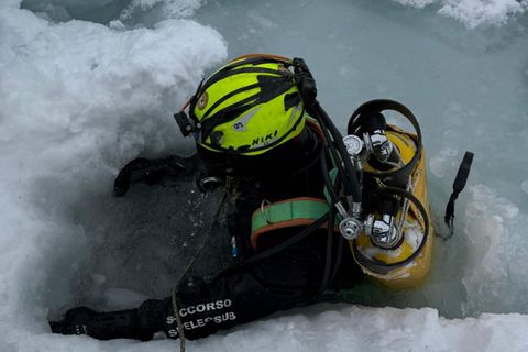 Auch die Suche von Tauchern brachte keinen Erfolg. Foto: -/Italienische Bergwacht/dpa