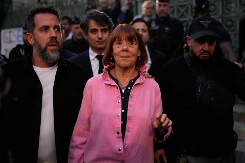 Pelicot beschreibt in ihren Memoiren, wie ihr Leben verlief und wie sie nach den jahrelangen Übergriffen ihres Mannes zurück in