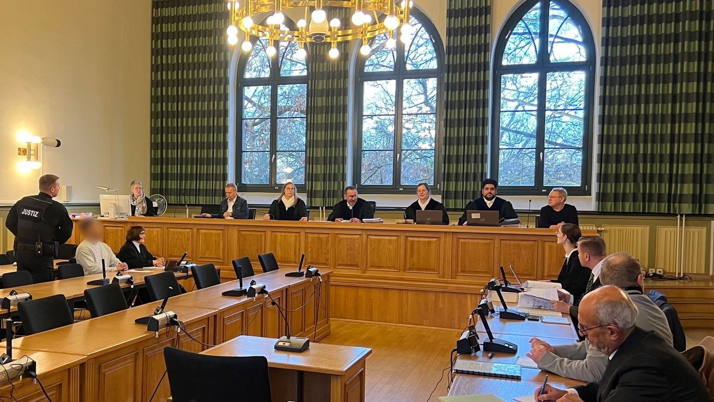Der Prozess gegen den 38-jährigen Angeklagten hatte im Dezember begonnen. (Archivbild) Foto: Christopher Kissmann/dpa
