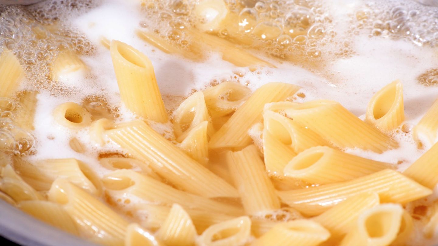 Fußbad mit Nudelwasser