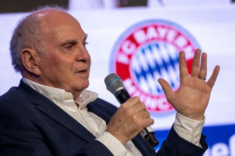 Uli Hoeneß war sich einst mit Jürgen Klopp als Bayern-Trainer schon einig. (Archivbild) Foto: Peter Kneffel/dpa