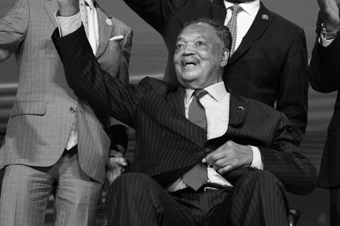 Im Rollstuhl, aber bis zuletzt aktiv: US-Bürgerrechtsaktivist Jesse Jackson beim Parteitag der Demokratischen Partei im August