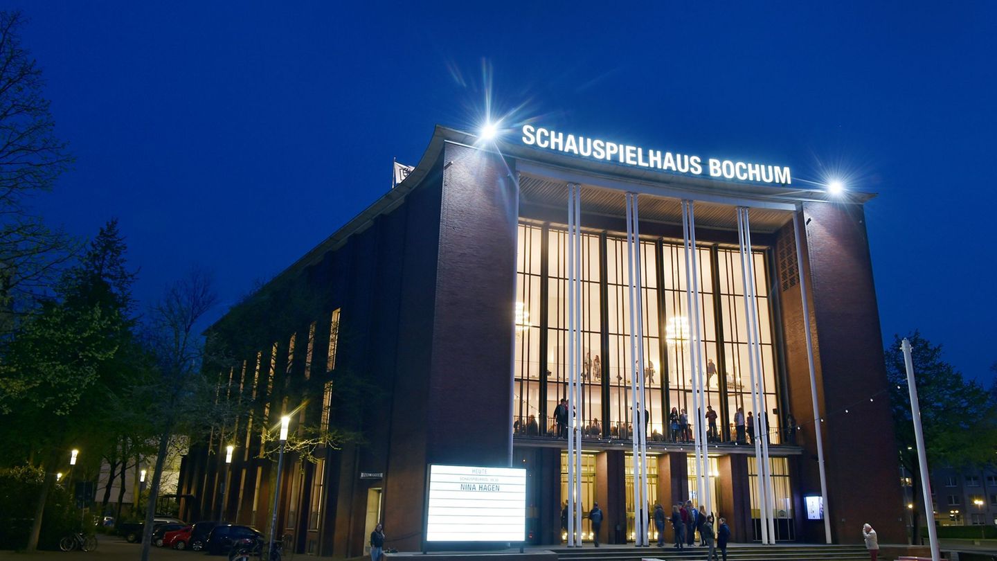 Eine Premiere am Schauspielhaus Bochum hat für Tumulte unter den Zuschauern gesorgt. (Archivbild) Foto: Caroline Seidel/dpa