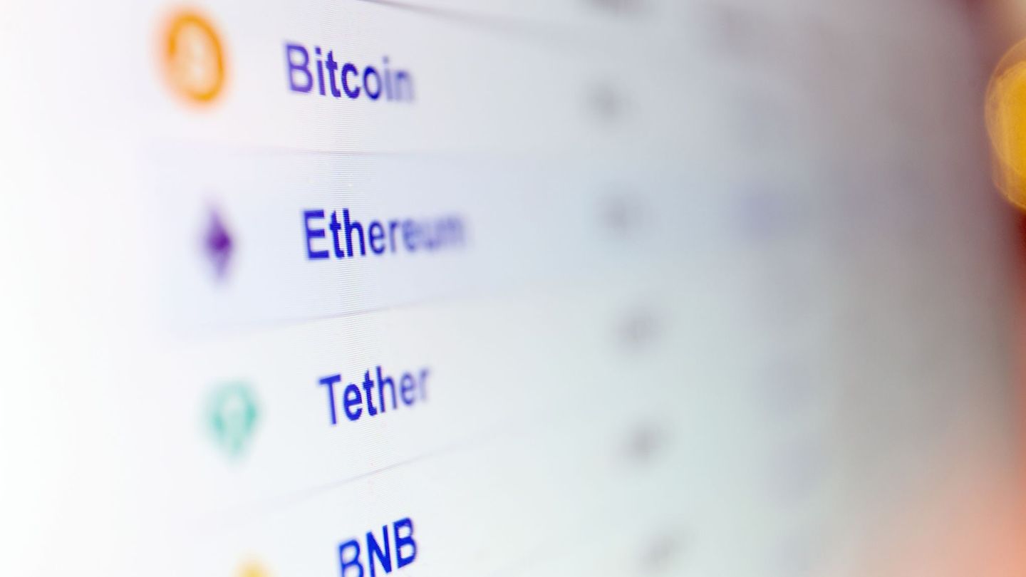 Das Geld des 41-Jährigen ließ sich laut Polizei nicht zurückholen. (Symbolbild) Foto: Karl-Josef Hildenbrand/dpa