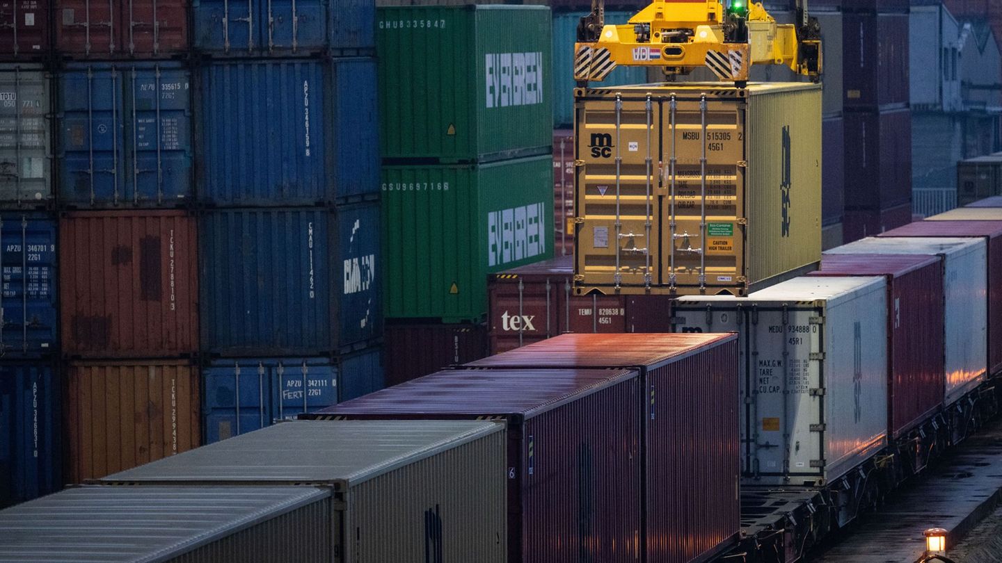 Der Export ist die Hoffnung der deutschen Wirtschaft. (Symbolbild) Foto: Marijan Murat/dpa