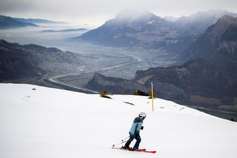 In vielen europäischen Wintersportregionen ist die Lawinengefahr derzeit groß (Archivbild). Foto: Gian Ehrenzeller/KEYSTONE/dpa