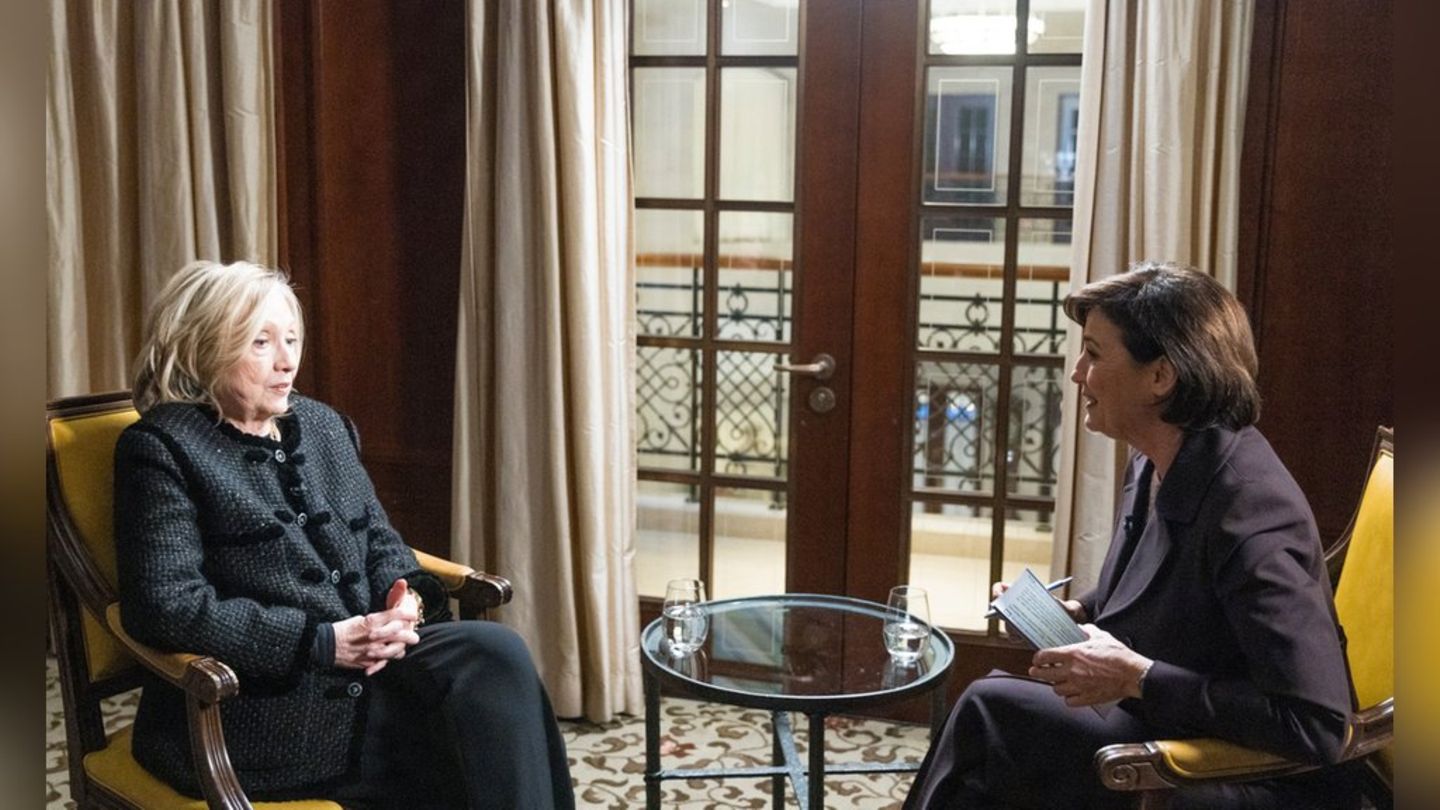 Sandra Maischberger hat Ex-US-Außenministerin Hillary Clinton in Berlin zum Interview getroffen.