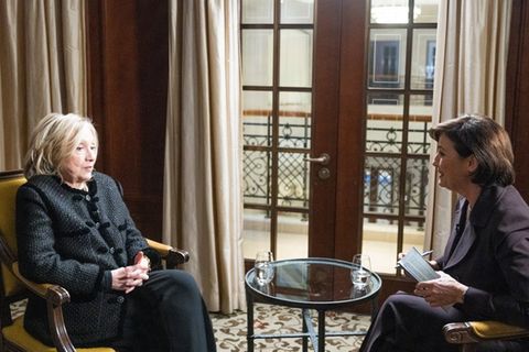 Hillary Clinton distanzierte sich im Interview mit Sandra Maischberger (r.) ausdrücklich von Jeffrey Epstein