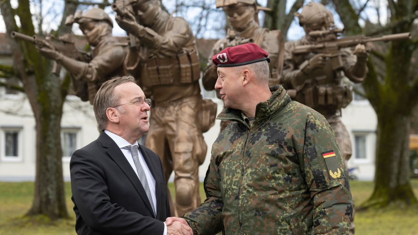 Pistorius bezeichnete den nach rechtsradikalen Vorfällen dem Verband verordneten Reformprozess als erfolgreich. Foto: Marijan Mu