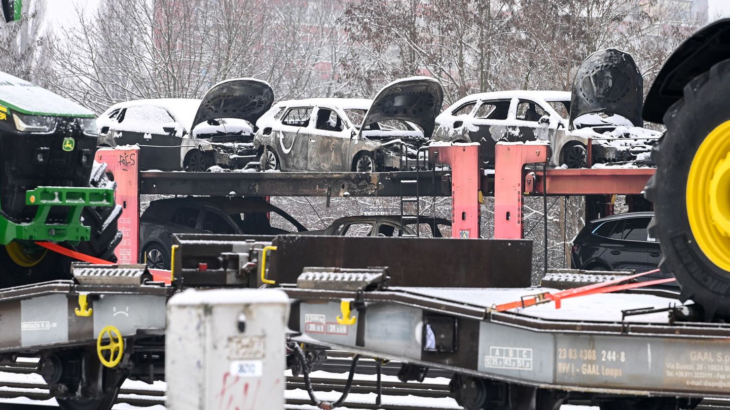 Das Feuer war im Magdeburger Stadtteil Sudenburg ausgebrochen. Foto: Heiko Rebsch/dpa