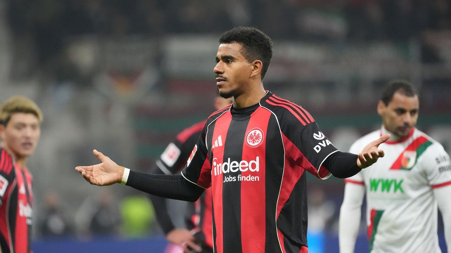 Eintracht-Angreifer Ansgar Knauff musste operiert werden. (Archivbild) Foto: Marc Schüler/dpa