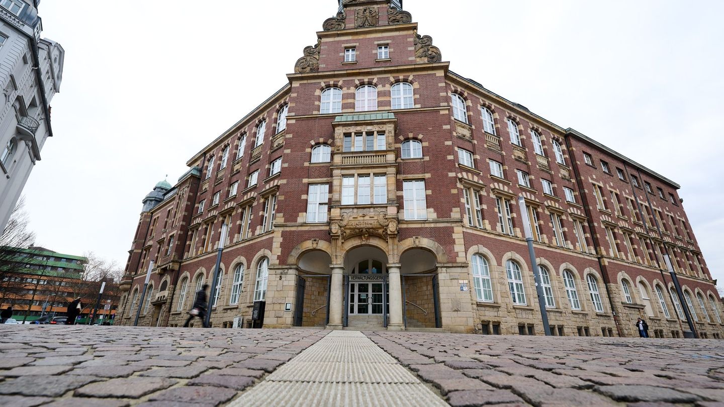 Das Verwaltungsgericht Gelsenkirchen verhandelt am Mittwoch mündlich im Streit um den Wunsch nach Teilzeit einer Polizeibeamtin.