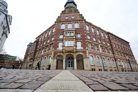 Das Verwaltungsgericht Gelsenkirchen verhandelt am Mittwoch mündlich im Streit um den Wunsch nach Teilzeit einer Polizeibeamtin.