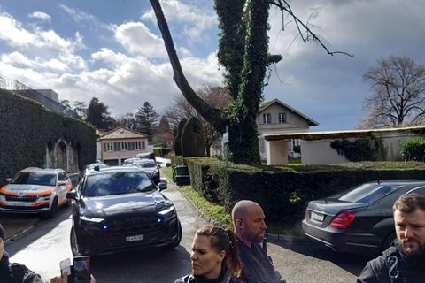 Delegationen verlassen Residenz des omanischen Botschafters