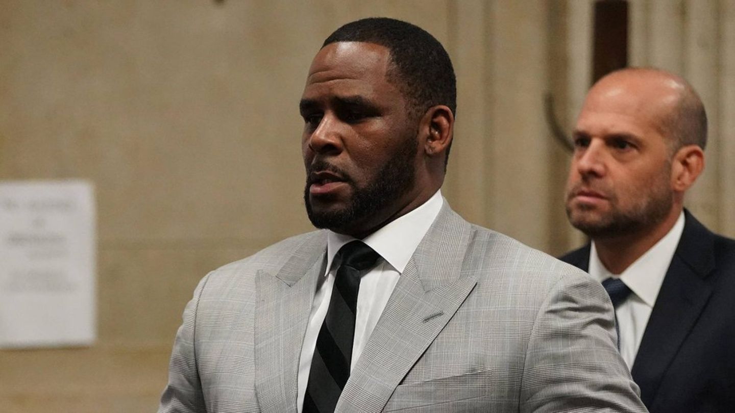 Der Sänger R. Kelly im Jahr 2019 vor Gericht.