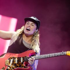 Probleme mit der Stimme: Tash Sultana verschiebt Tour (Archivbild) Foto: Christoph Schmidt/dpa