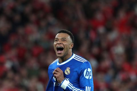 Superstar Kylian Mbappé feiert den Sieg von Real Madrid. Foto: Pedro Rocha/AP/dpa