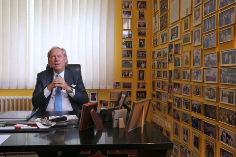 Der Schönheitschirurg wird für einen Tag zum Prediger. (Archivbild) Foto: Karl-Josef Hildenbrand/dpa