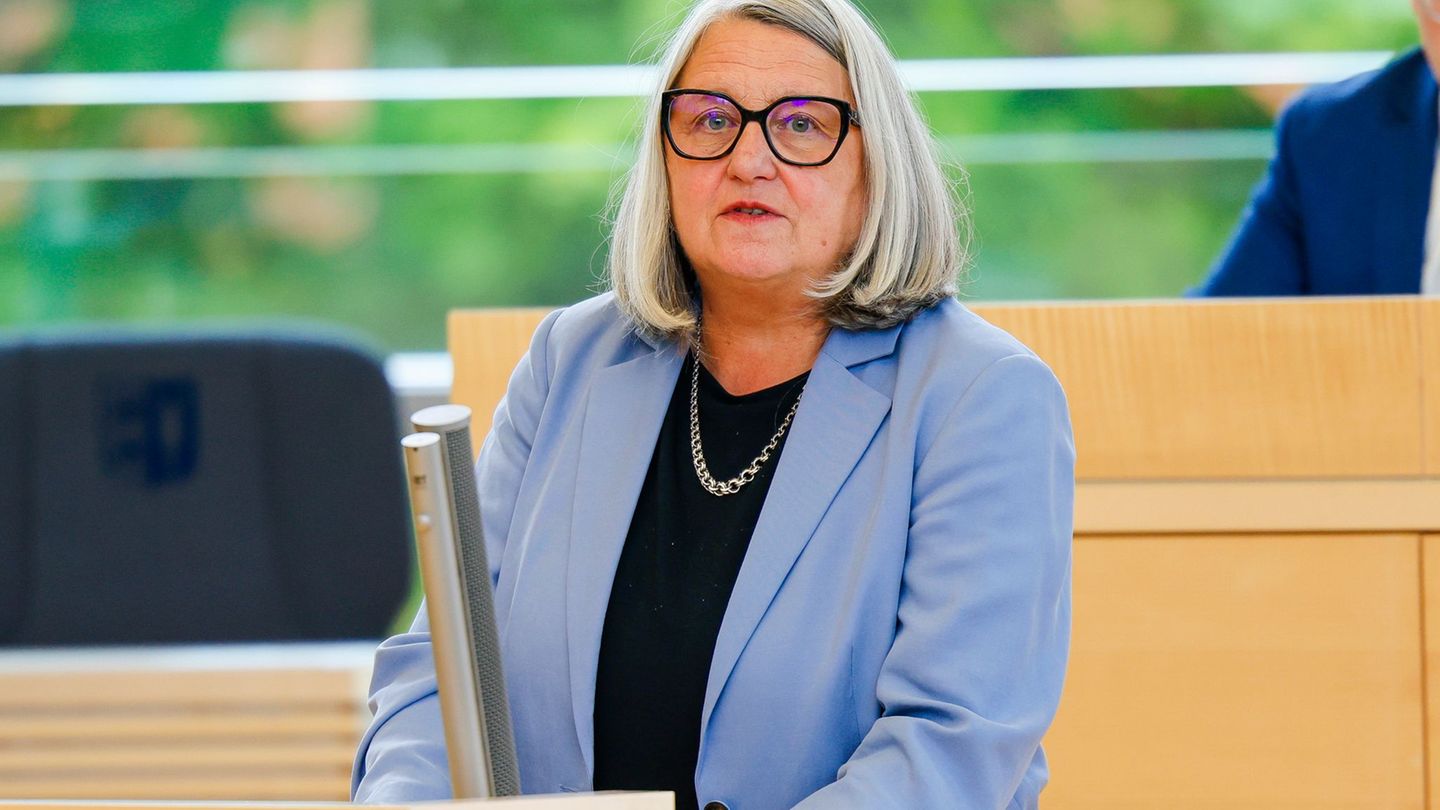 "Es gibt den Beschluss, dass wir im Bildungsbereich nicht weiter sparen werden", sagt Bildungsministerin Dorit Stenke. (Archivbi