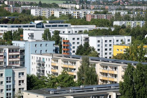 Die Linken warnen vor einer Privatisierung von Wohnungen (Archivbild). Foto: Sebastian Kahnert/dpa