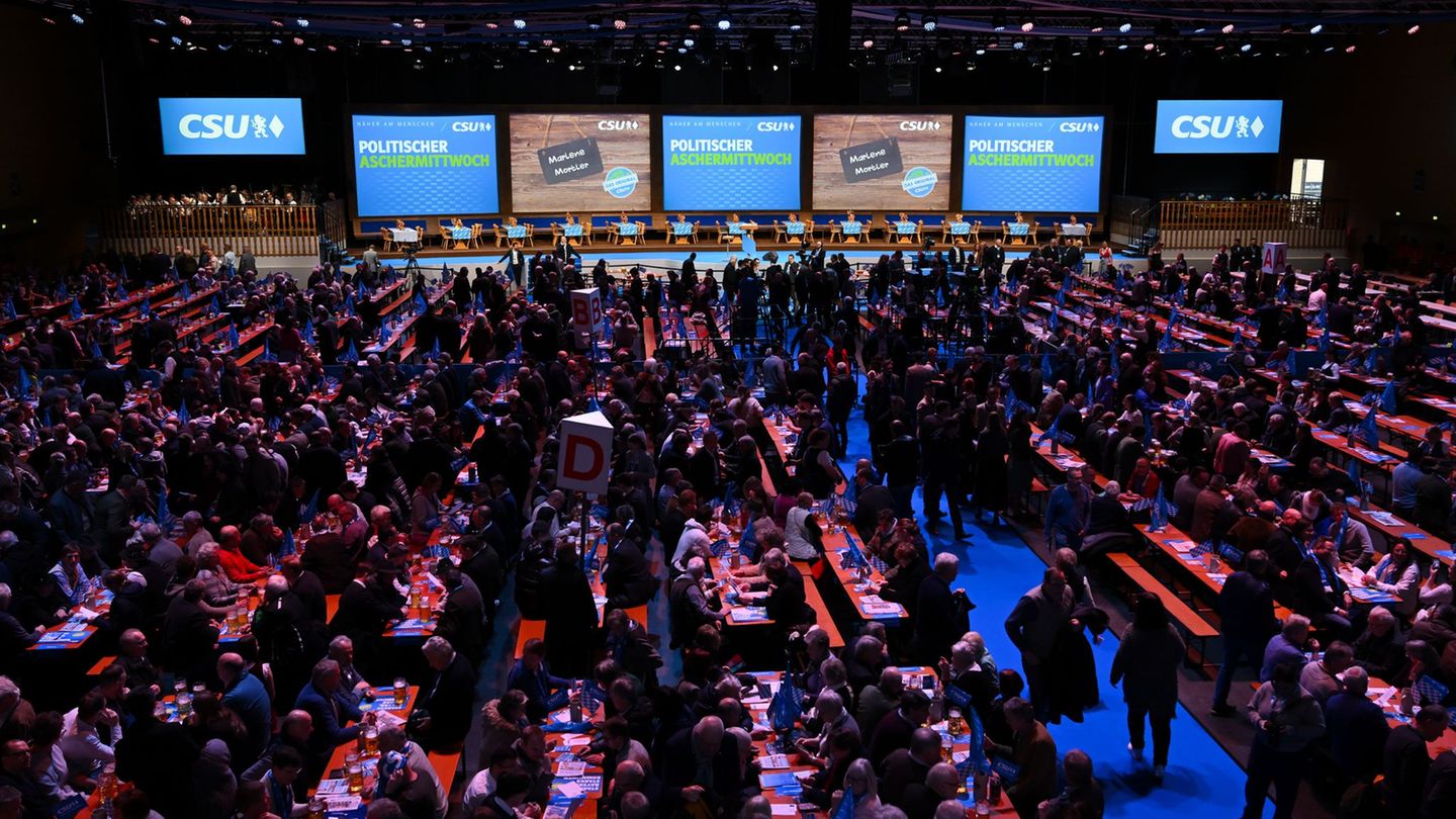 Der Politische Aschermittwoch, traditionell eine Gelegenheit zum Schlagabtausch der Parteien, hat in Bayern begonnen. Foto: Sven