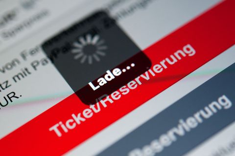 Die Bahn hatte mit einer IT-Störung zu kämpfen. (Symbolbild) Foto: Sebastian Gollnow/dpa